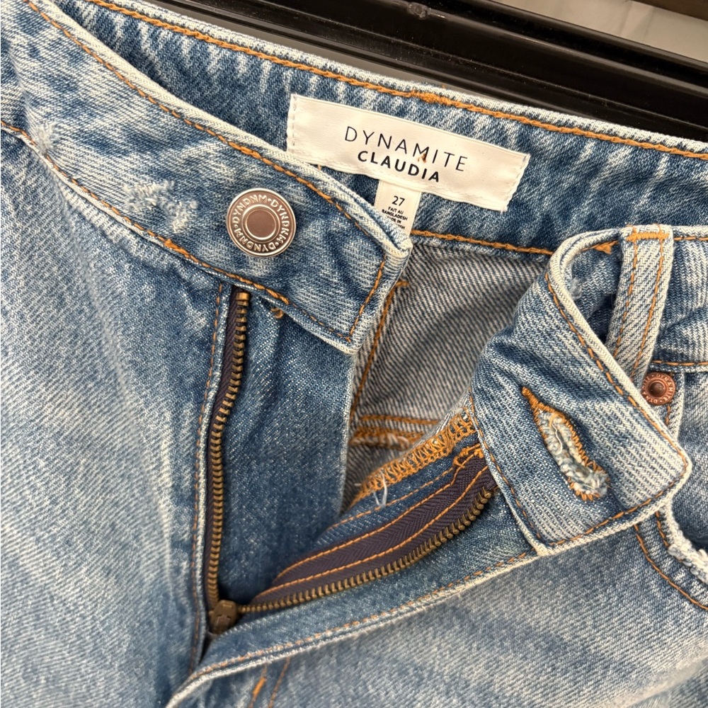“Claudia” Ripped Jeans, Mint Condition - Picture 2 of 4
